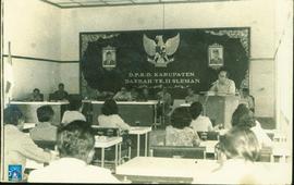 Bupati Sleman KRT Sujoto Prodjo Sudjoto membacakan nota keuangan T.A 1980/1981 di gedung DPRD Sleman